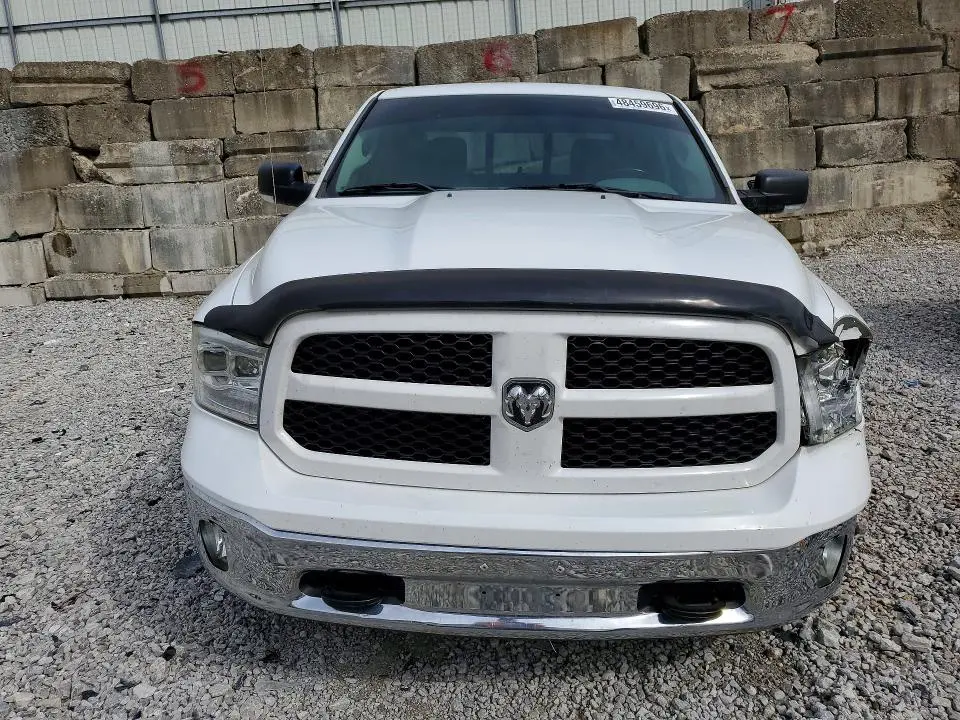 2016 RAM 1500 SLT  