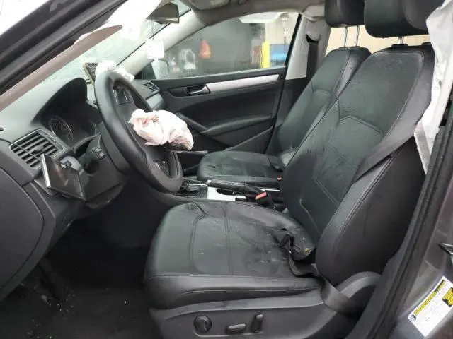 2013 VOLKSWAGEN PASSAT SE  