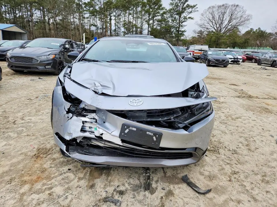 2024 TOYOTA PRIUS XLE  