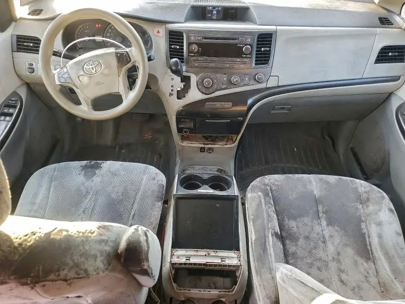 2011 TOYOTA SIENNA LE  