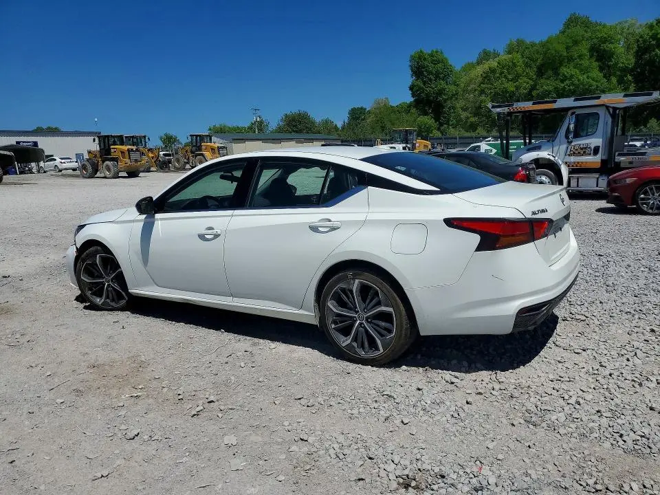 2024 NISSAN ALTIMA SR  