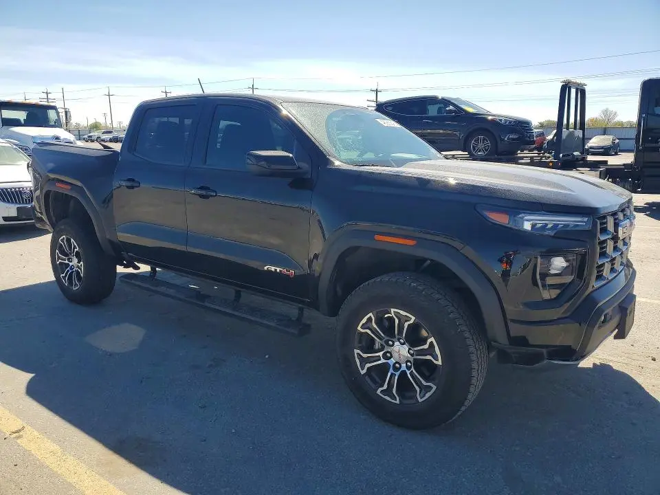 2024 GMC CANYON AT4  