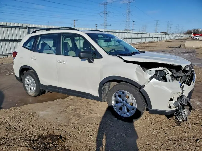 2021 SUBARU FORESTER   