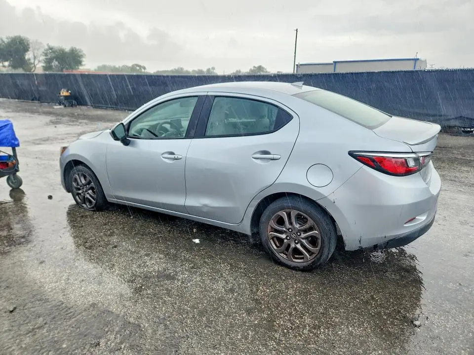 2019 TOYOTA YARIS LE  