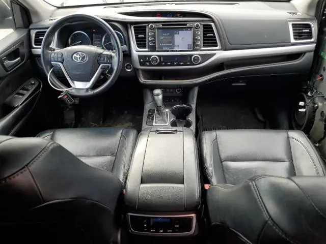2018 TOYOTA HIGHLANDER SE  