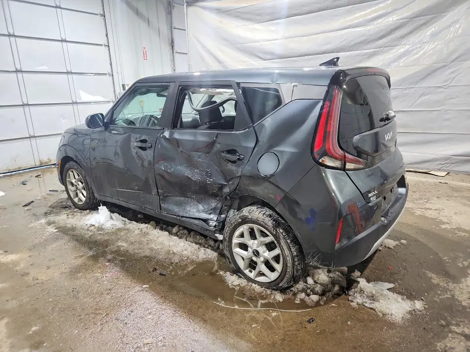 2023 KIA SOUL LX  