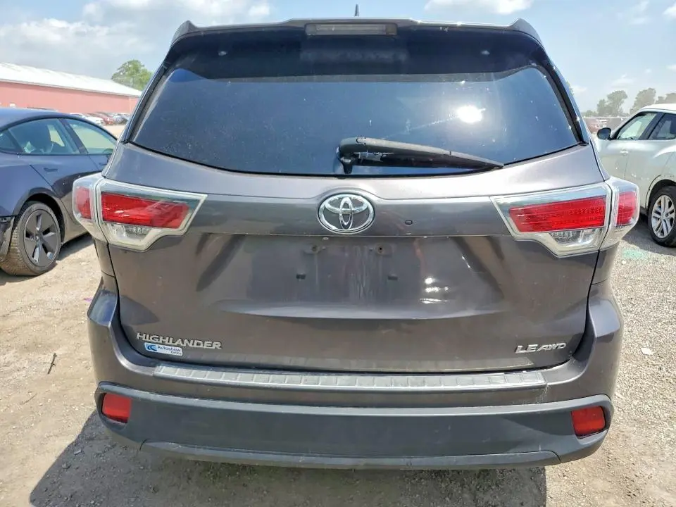 2015 TOYOTA HIGHLANDER LE  