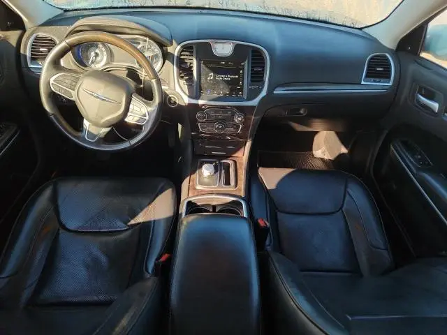 2019 CHRYSLER 300 LIMITED  