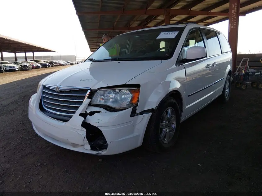 2010 CHRYSLER TOWN & COUNTRY TOURING