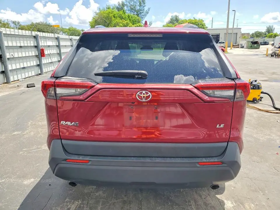 2021 TOYOTA RAV4 LE  