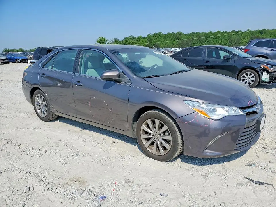 2015 TOYOTA CAMRY XLE V6  