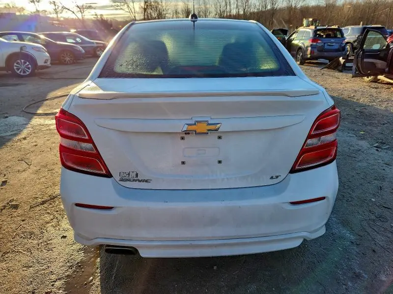 2017 CHEVROLET SONIC LT  