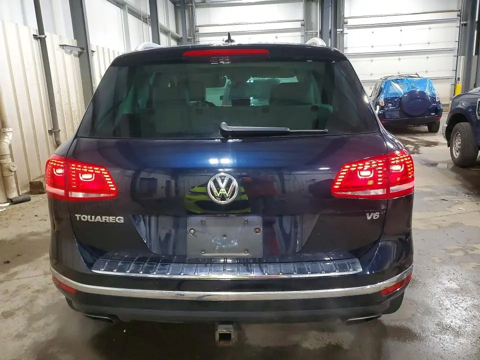 2017 VOLKSWAGEN TOUAREG EXECUTIVE  
