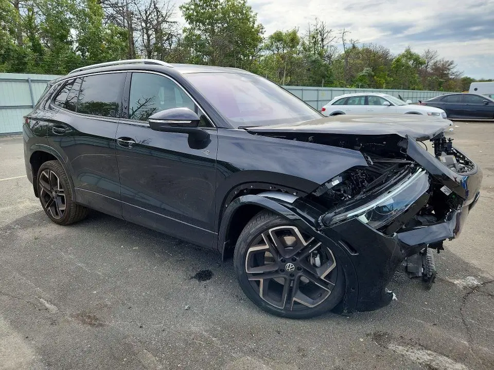 2026 VOLKSWAGEN TIGUAN SEL R-LINE TURBO  