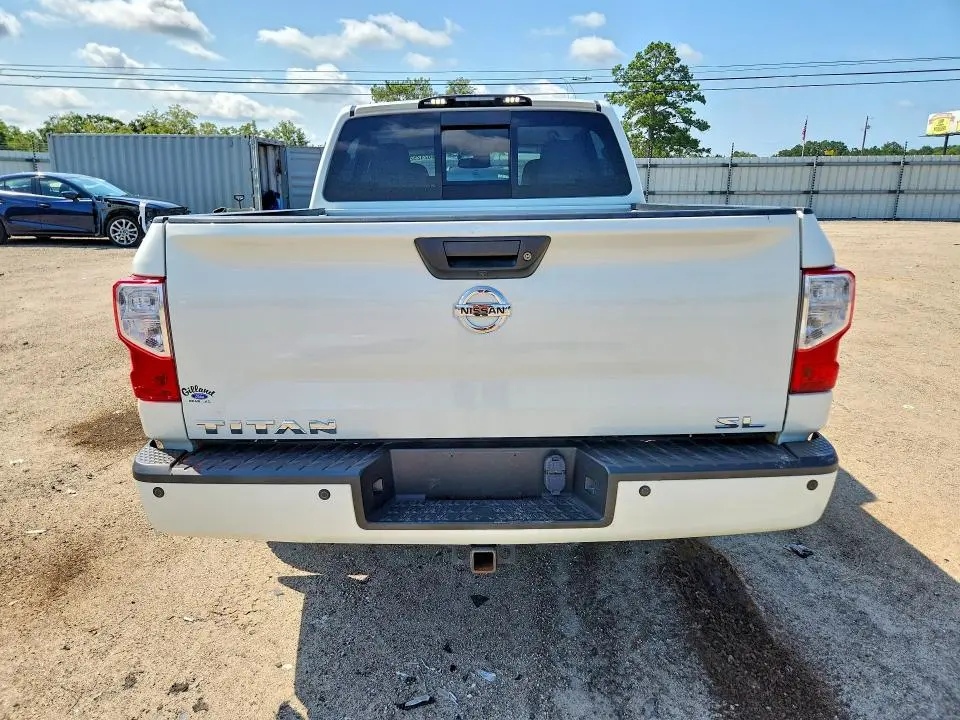 2018 NISSAN TITAN SL  