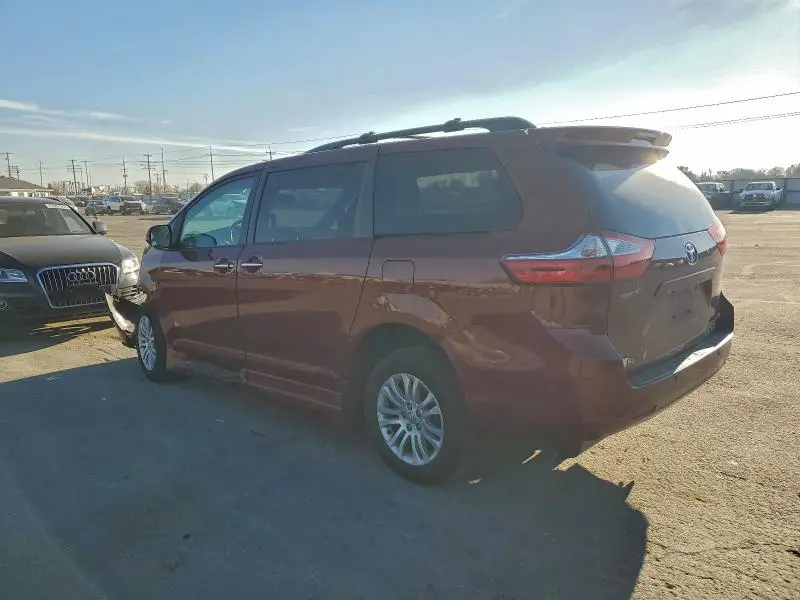 2015 TOYOTA SIENNA XLE  