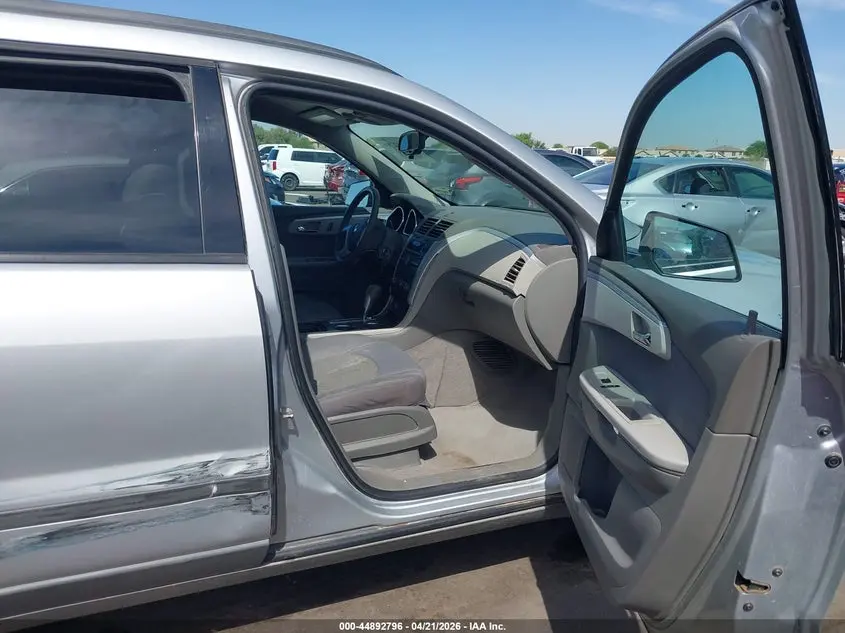 2012 CHEVROLET TRAVERSE LS