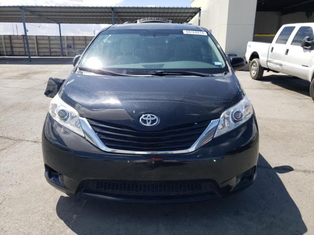 2017 TOYOTA SIENNA LE