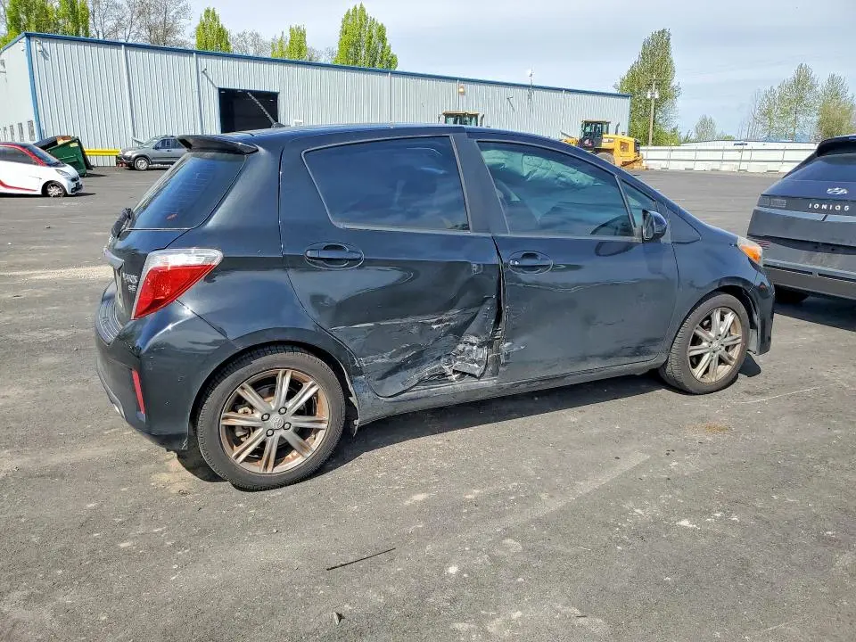 2013 TOYOTA YARIS 5-DOOR SE  