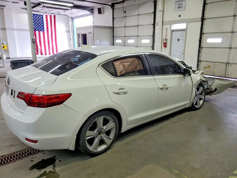 2013 ACURA ILX 20 PREMIUM  