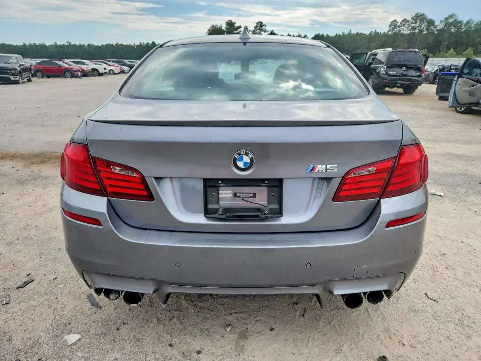 2013 BMW M5   