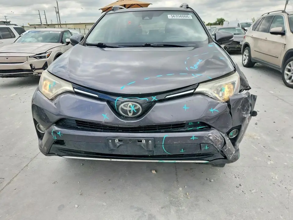 2017 TOYOTA RAV4 XLE  
