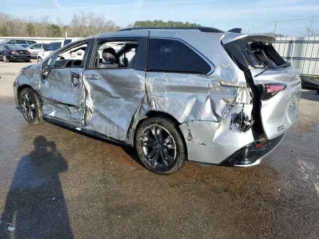 2023 TOYOTA SIENNA XSE  