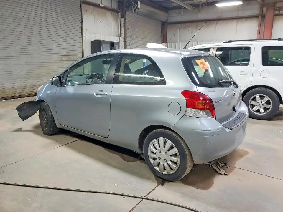 2010 TOYOTA YARIS BASE  