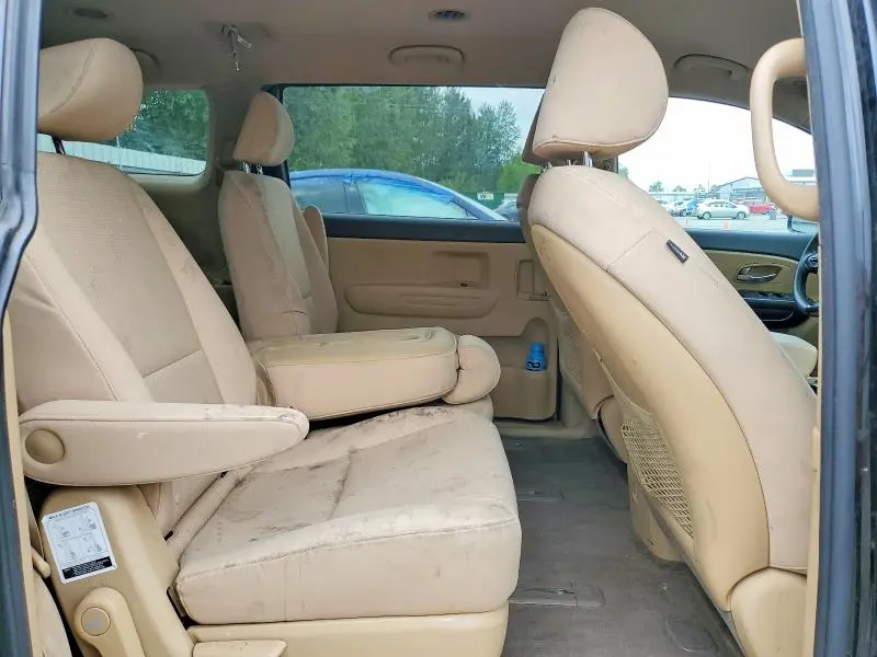 2017 KIA SEDONA LX  