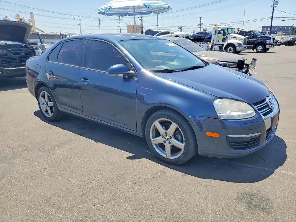 2010 VOLKSWAGEN JETTA LIMITED  