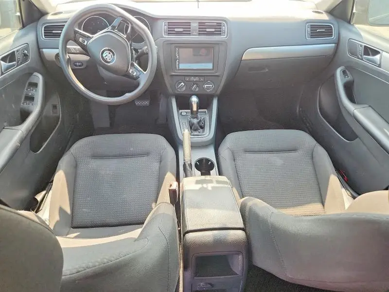 2016 VOLKSWAGEN JETTA SE  