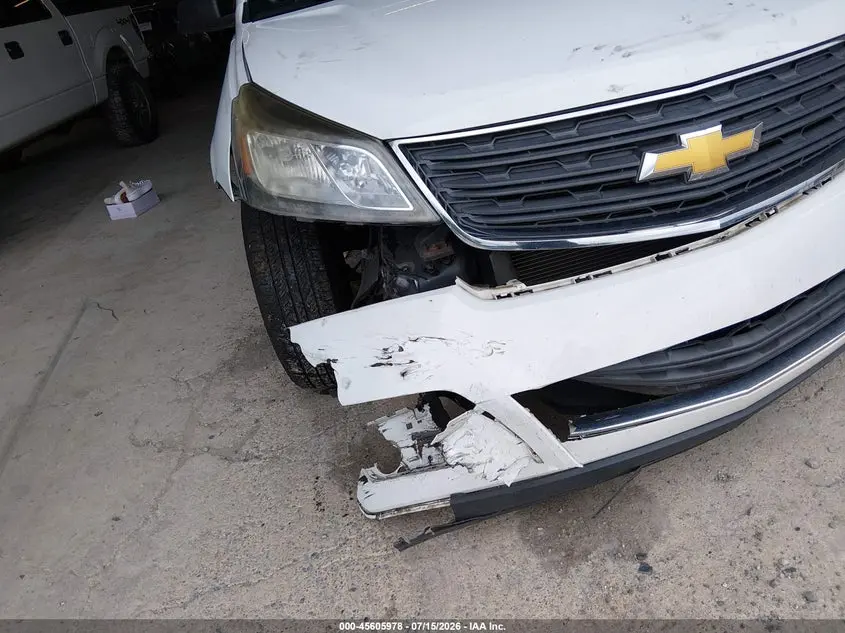 2016 CHEVROLET TRAVERSE LS