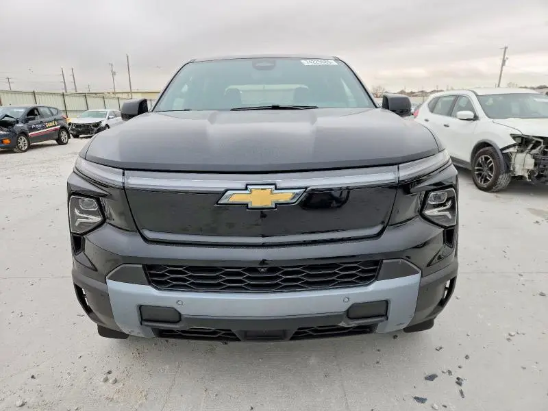 2025 CHEVROLET SILVERADO LT  