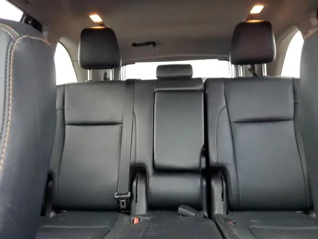 2019 TOYOTA HIGHLANDER LIMITED