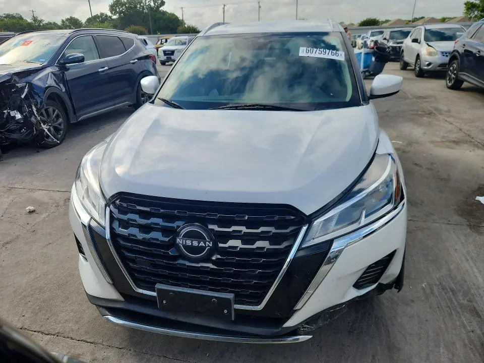 2023 NISSAN KICKS SV  