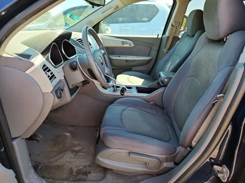 2010 CHEVROLET TRAVERSE LS  