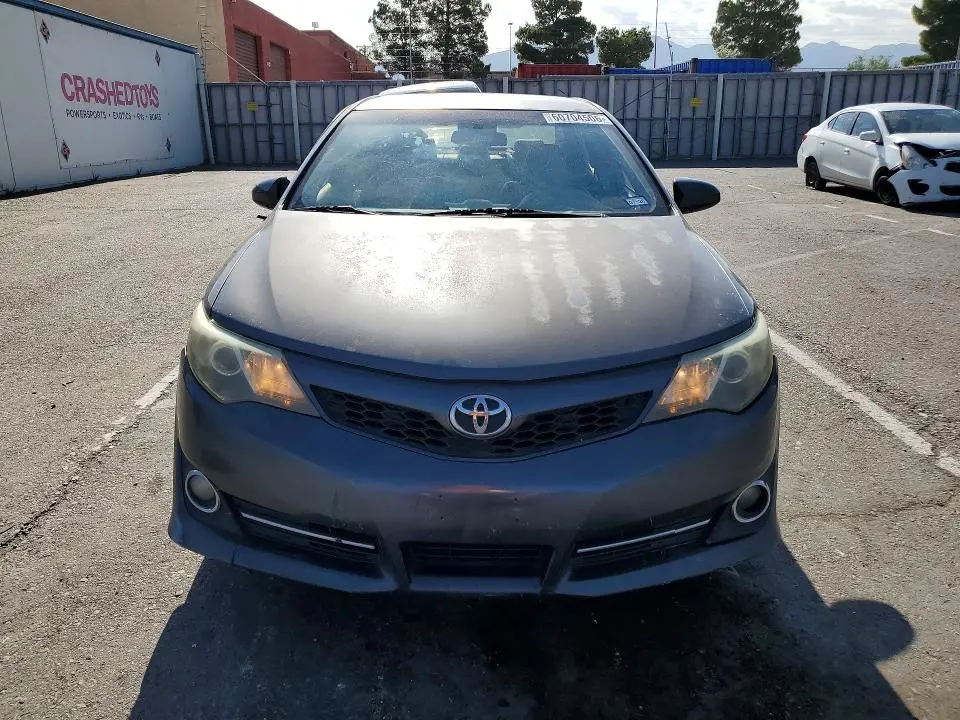 2014 TOYOTA CAMRY SE  