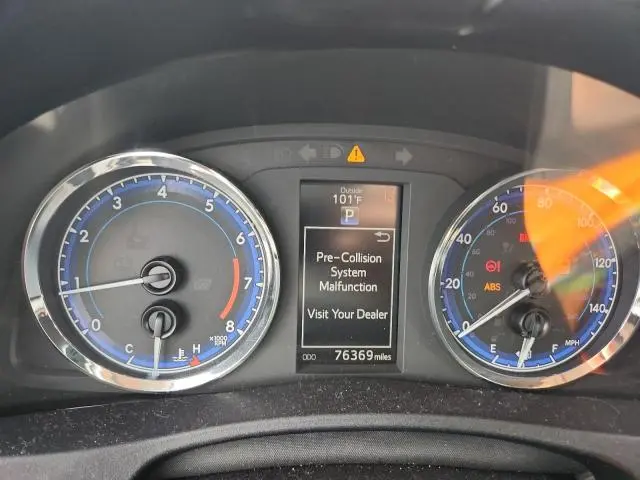 2019 TOYOTA COROLLA SE  