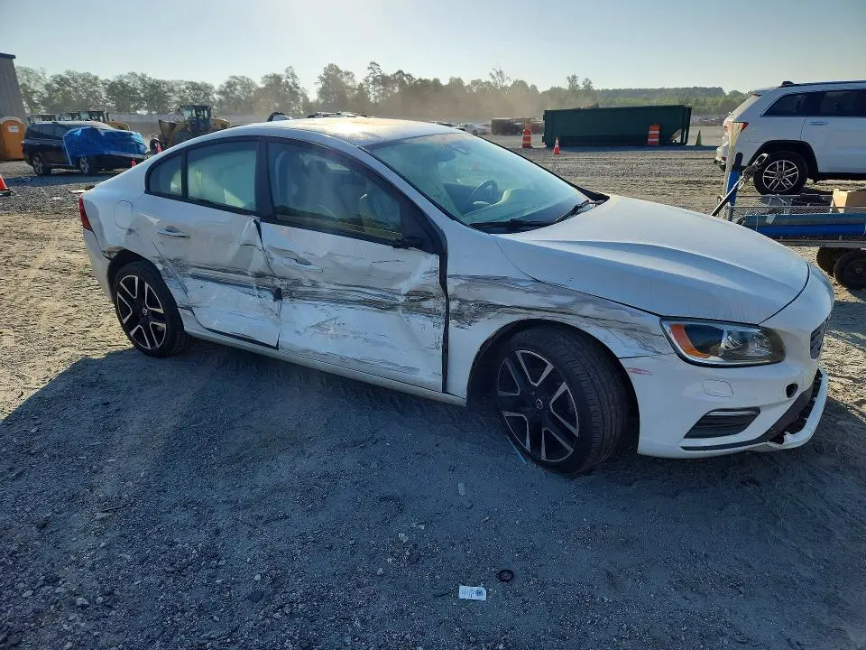 2017 VOLVO S60   