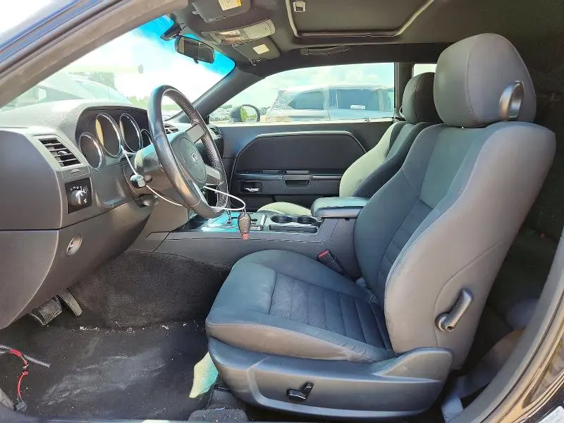 2010 DODGE CHALLENGER SE  