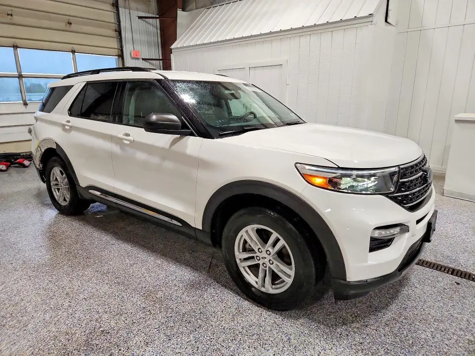 2021 FORD EXPLORER XLT  