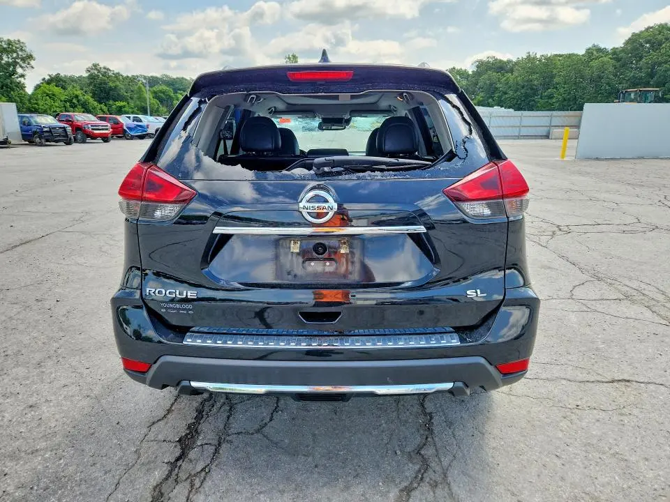 2017 NISSAN ROGUE SL  