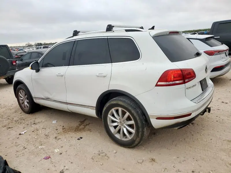 2016 VOLKSWAGEN TOUAREG SPORT  