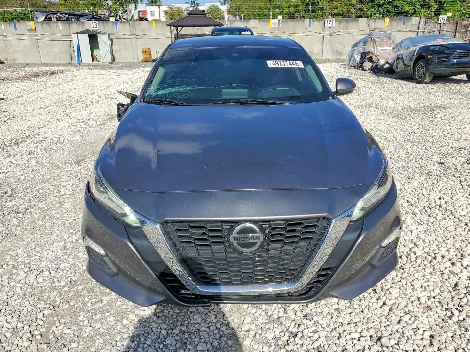 2022 NISSAN ALTIMA SV  