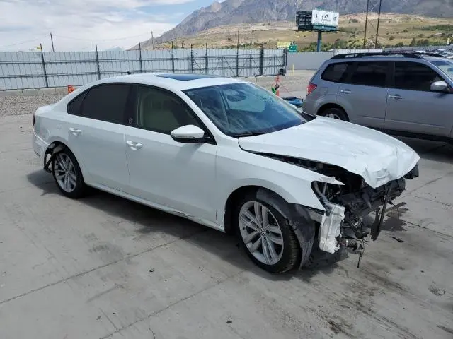 2019 VOLKSWAGEN PASSAT WOLFSBURG  