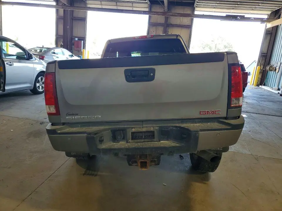 2013 GMC SIERRA K2500 DENALI  