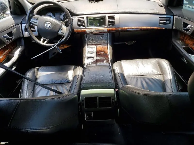 2011 JAGUAR XF   