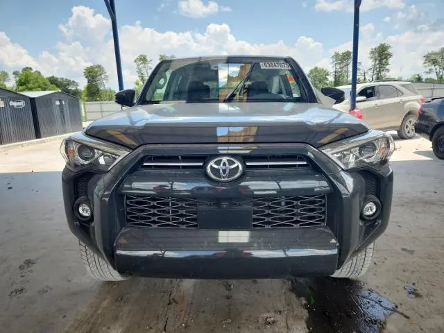 2024 TOYOTA 4RUNNER SR5  