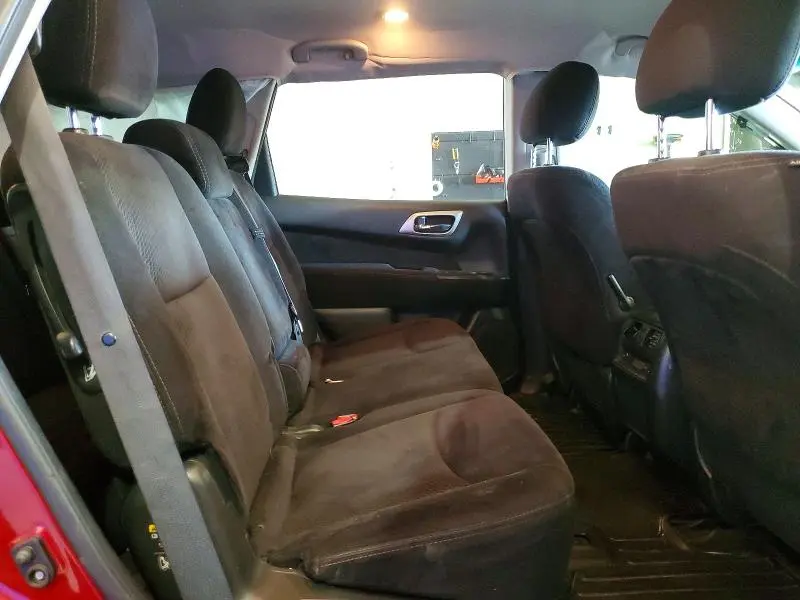 2016 NISSAN PATHFINDER SV  