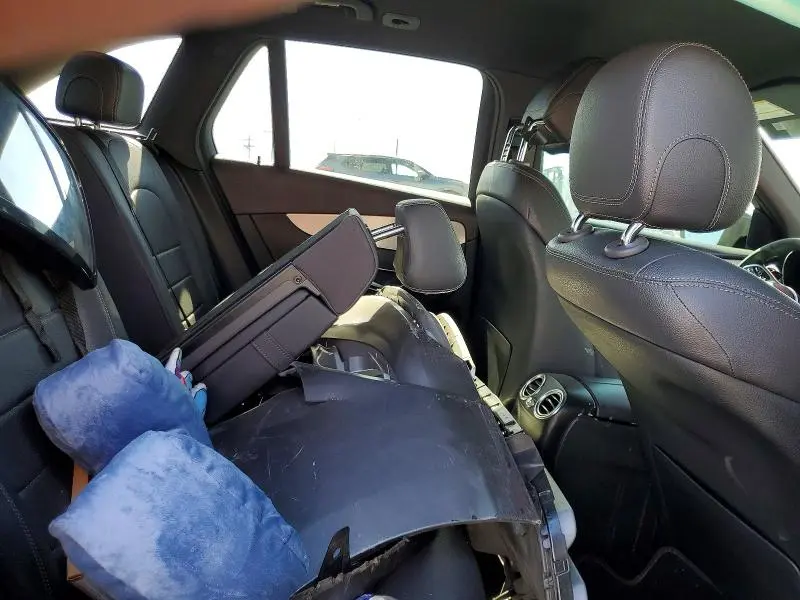 2022 MERCEDES-BENZ GLC 300  